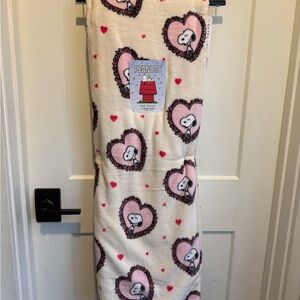 Snoopy Peanuts Valentine's Throw Blanket 60x70  Pink Lace Hearts Berkshire NEW!